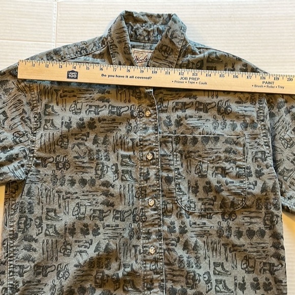 Woolrich-size M-rugged outerwear short sleeve button down. Thick durable cotton - Picture 9 of 10